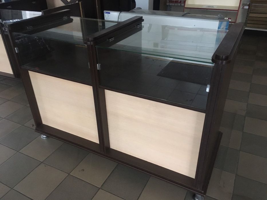 Вітрина торгова