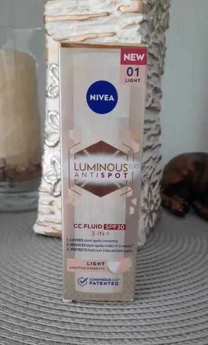 NIVEA Luminous 630 01