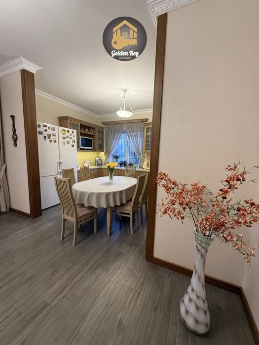 Продам  Заміський Будинок 222м2 ,  у Котеджному містечку Park House / Парк Хаус , село Гора , Бориспільський район