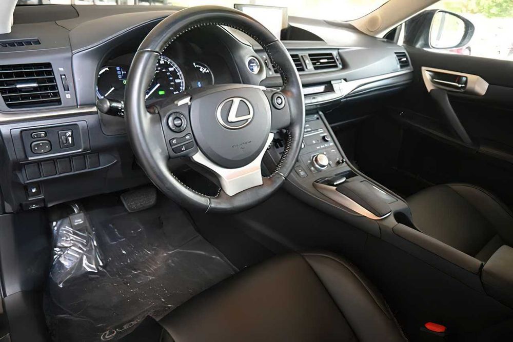 Lexus CT 200h      2017