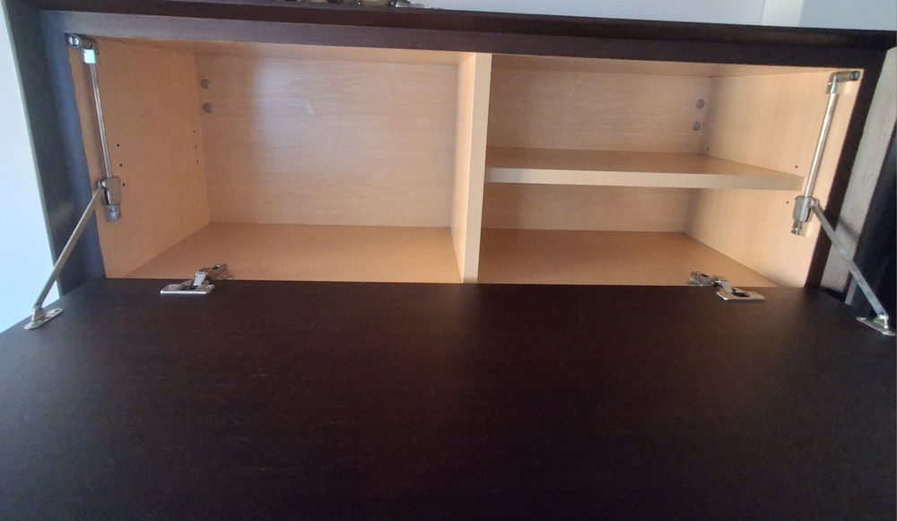 2 móveis/Vitrines da cor wengué 3 espaços para arrumação