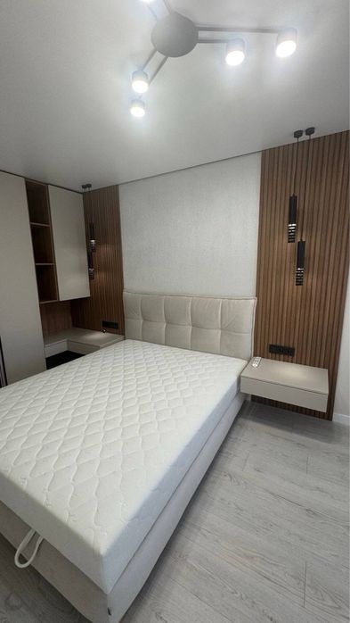 Продам 2-х кімнатну квартиру в центрі міста з ремонтом