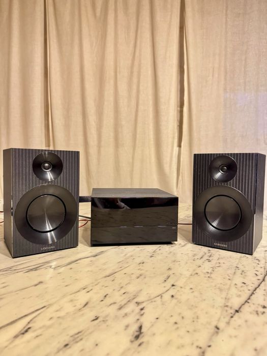 Wieża Samsung MM-J320 – stereo, USB, Bluetooth
