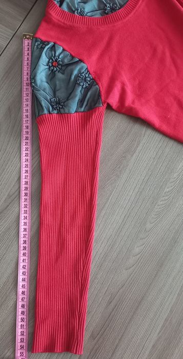 Светр жіночий з горлом