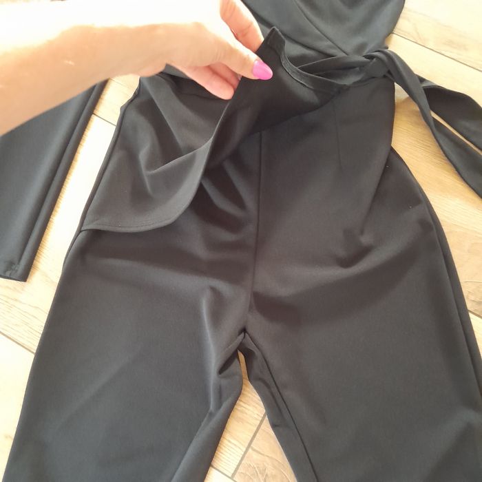 Nowy, długi,kombinezon, firmy boohoo,  rozmiar 38