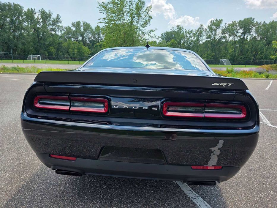 Dodge Challenger SRT Hellcat      2016