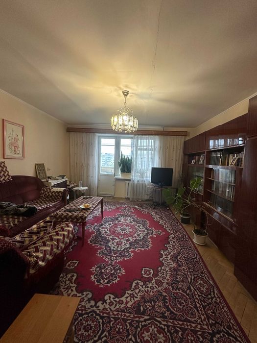 Продається квартира по вулиці Злуки, поруч парк!!!