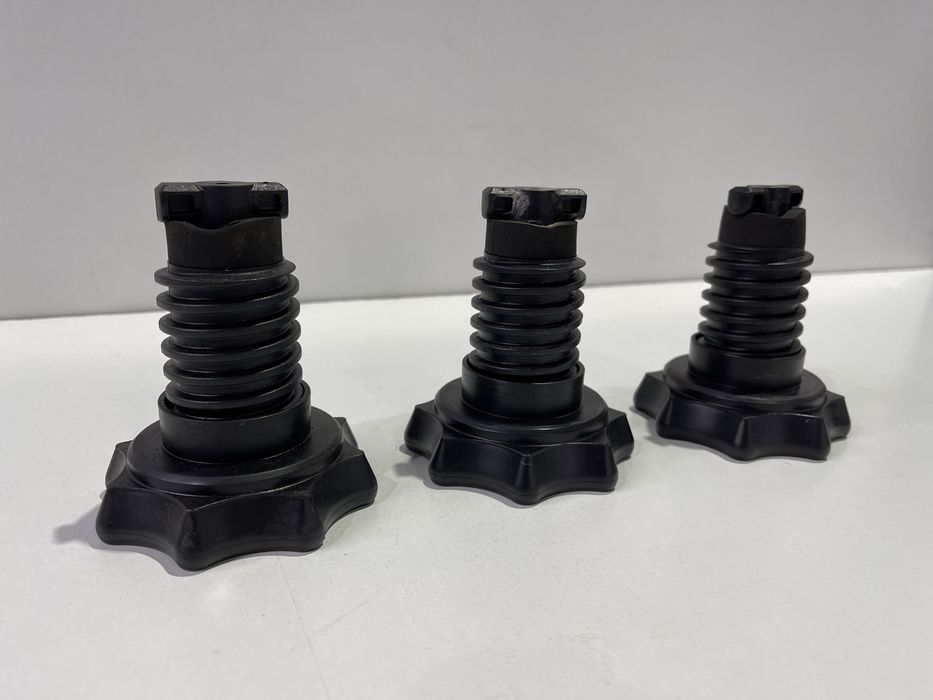 Кронштейн запаски болт крепление Skoda A5 Golf 5 Passat B6