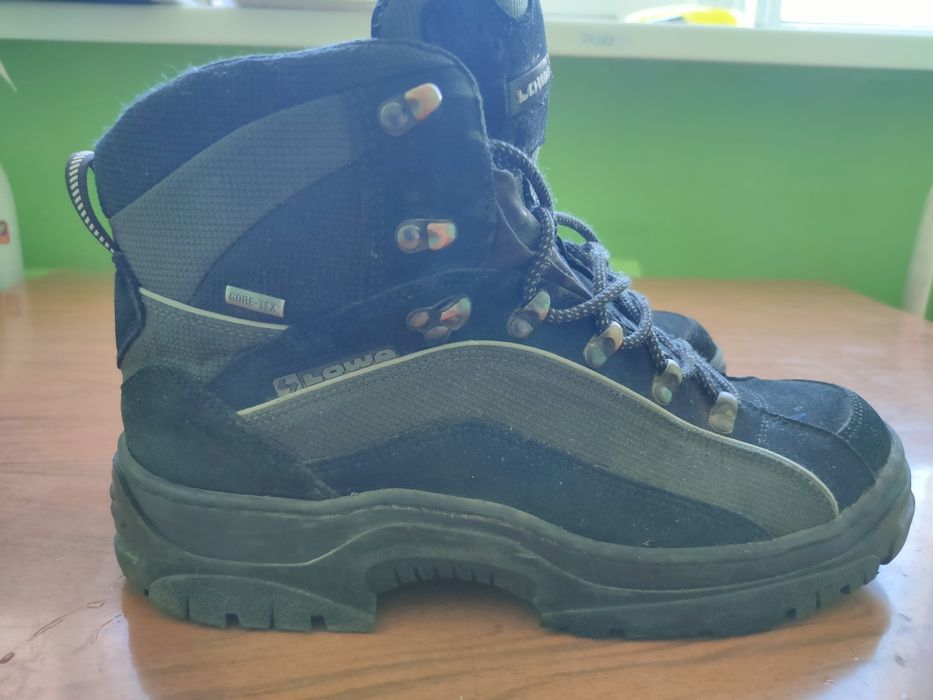 Ботинки чоботи LOWA