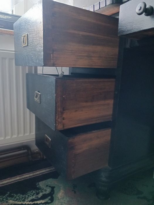 Sprzedam stare biurko gabinetowe do renowacji