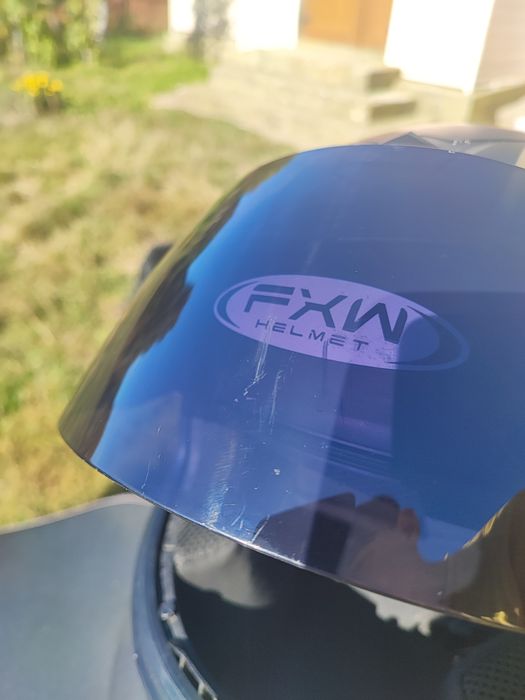Шолом матовий з чорним візором FXM