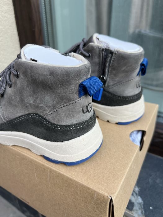 Осінні ботінки UGG