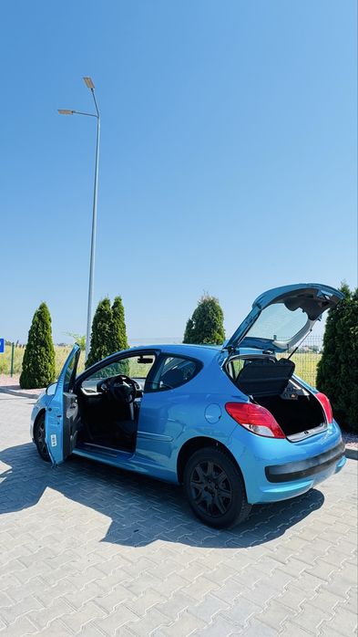 Peugeot 207 1,4 2011 власник  гарний стан