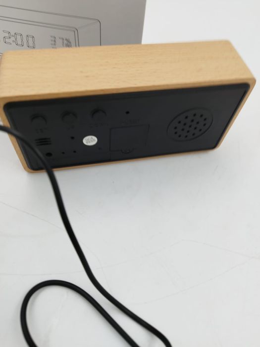 Flysocks budzik przy łóżku