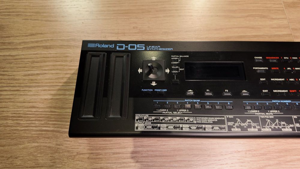 Roland D-05 Boutique Series Linear Synthesizer Sound Module - Black