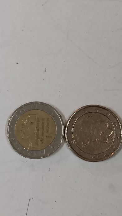 2 moedas 2 € com defeito à vista!
