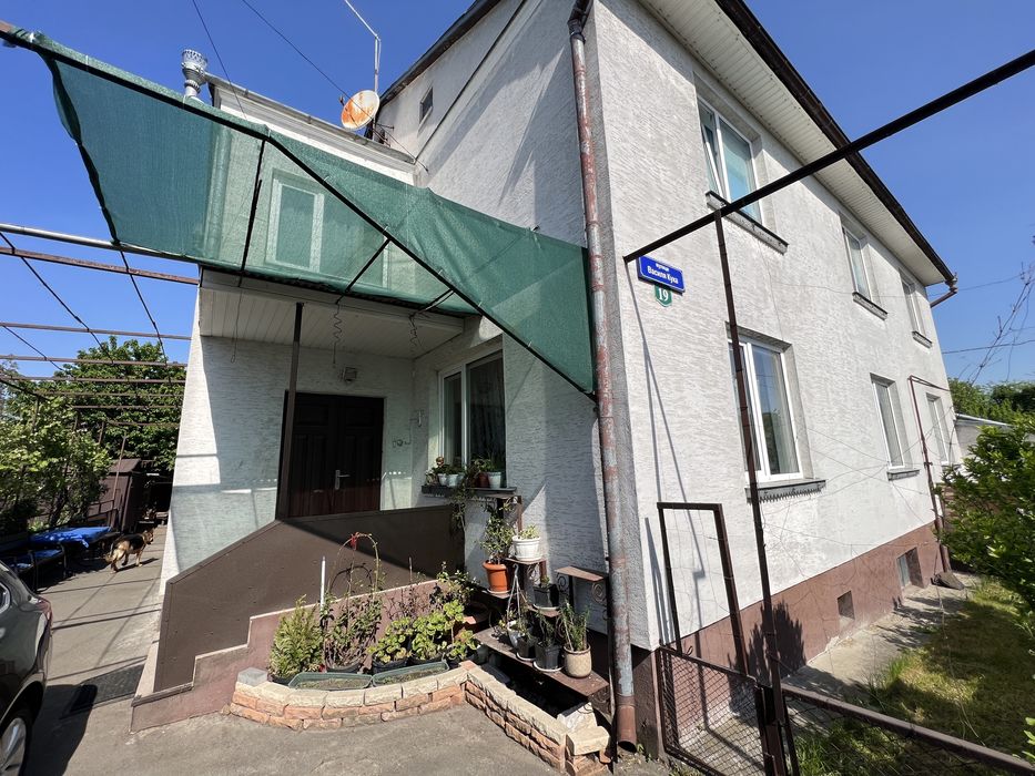 Приватний будинок в центрі міста!