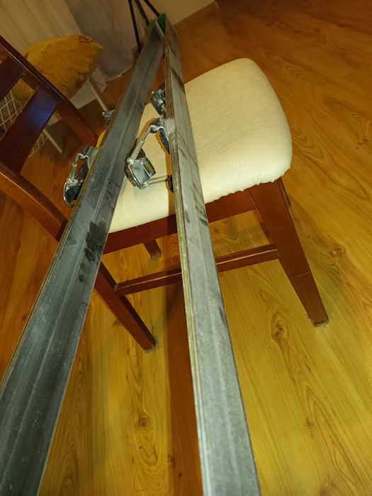 Narty zjazdow Atomic