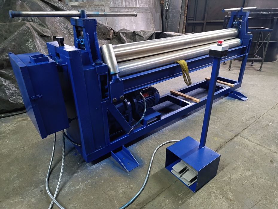 Тривалкові вальці 2020/4мм. Включно електричні Трёхвалковые вальцы