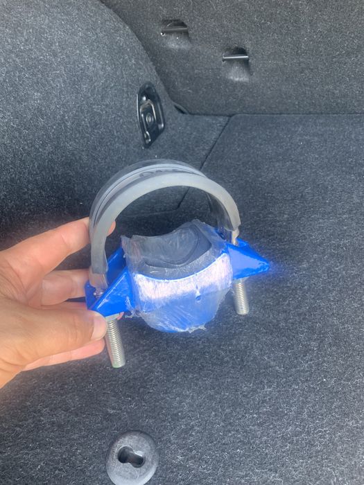 Хомут (накладка, врезка) на водопровідну трубу