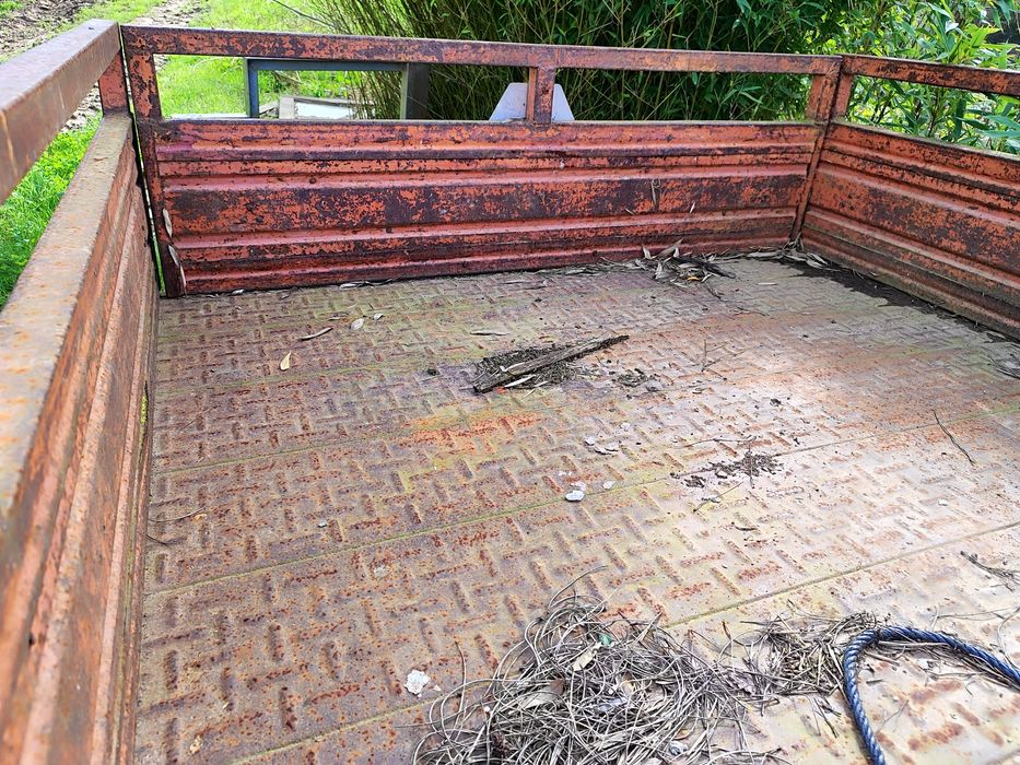 Reboque agrícola com documentos