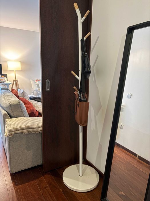 Cabide de pé Hôma_6 ganchos, branco