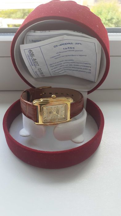 Часы женские позолоченные
