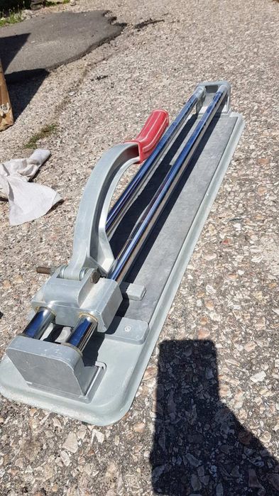 Продам плиткорез INTERTOOL.