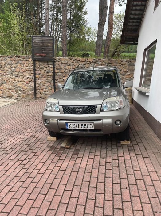 Nissan x - trail