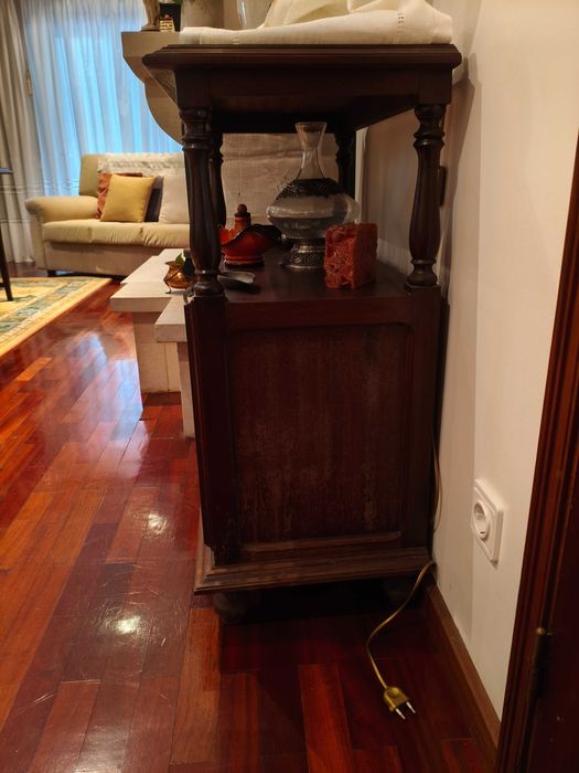 Mesa para Televisão