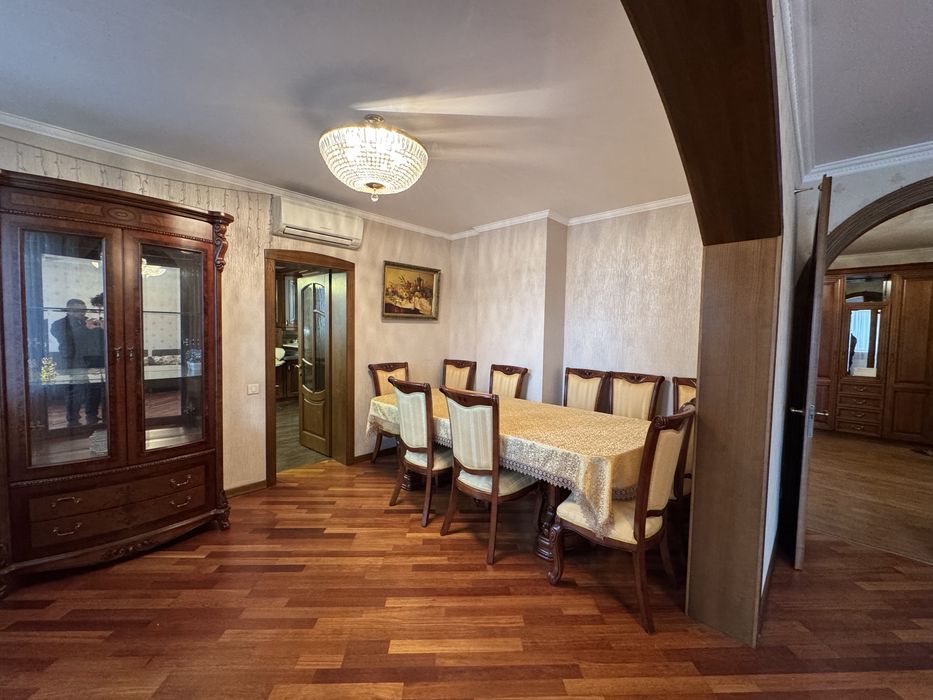 Перша здача ЖК Голосієво вул. Голосіївська 13А чотири кімнати 200м2