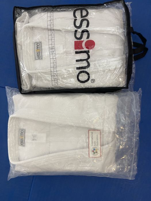 Fatos de judo brancos e azuis Aprovados (várias marcas)
