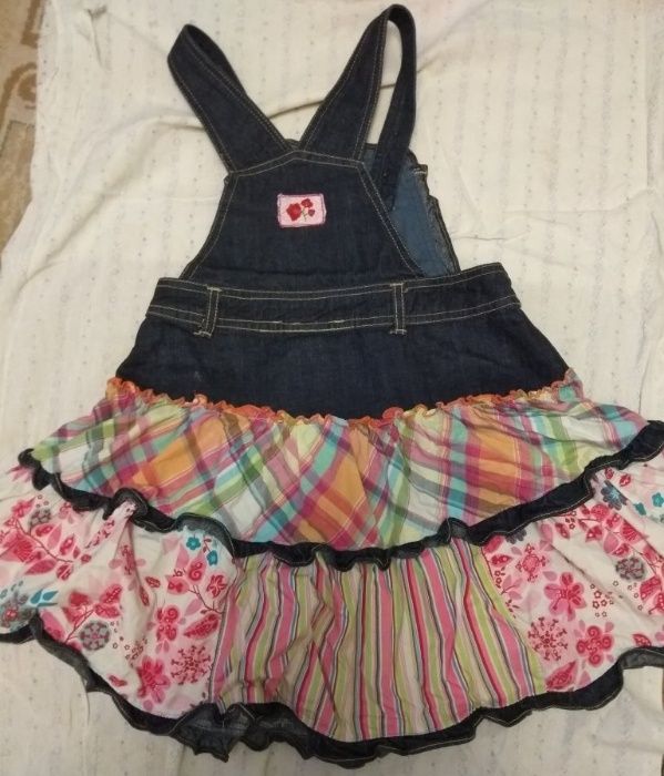 Продам джинсовый сарафан на  девочку 5 лет.