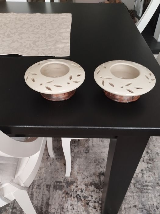 2 Castiçais  em loiça