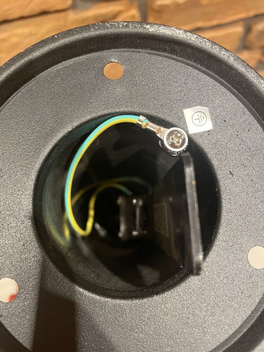 Solarna lamoa ogrodowa