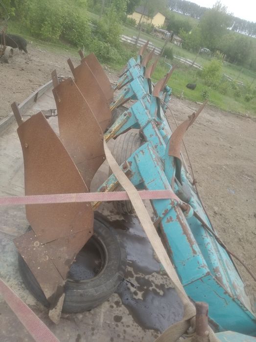 Плуг 5-35 BBM , напівпричіпний