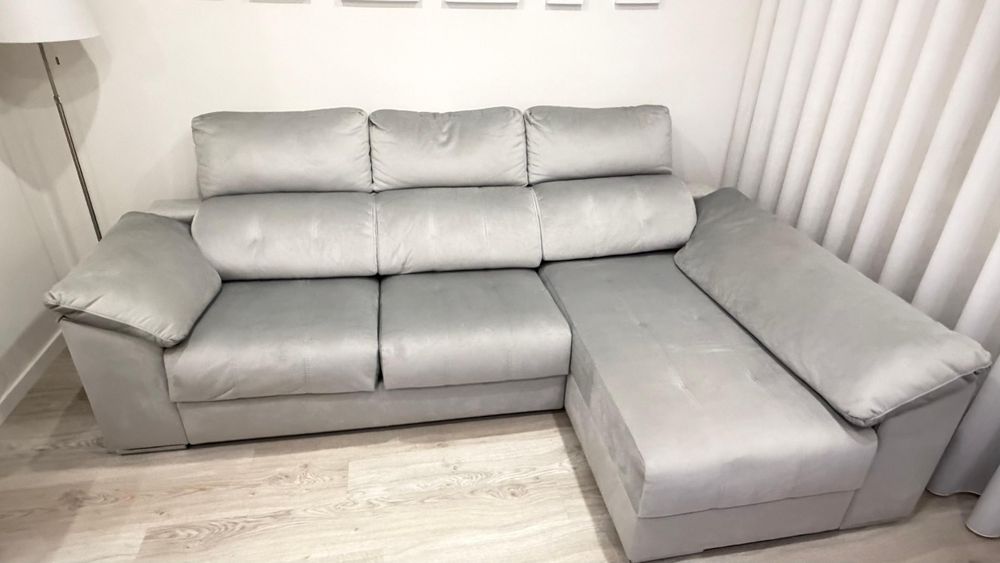 Sofá Chaise Long 

Sofá moderno e muito confortável,