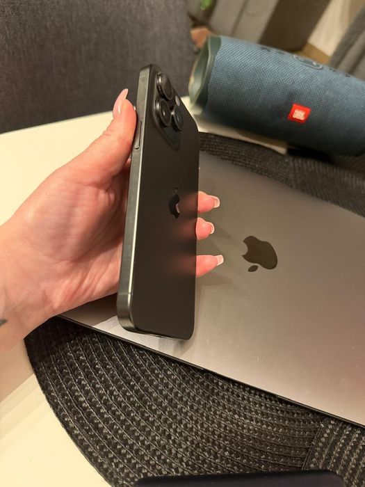 15 pro max черный в идеальном состоянии, 256 гб