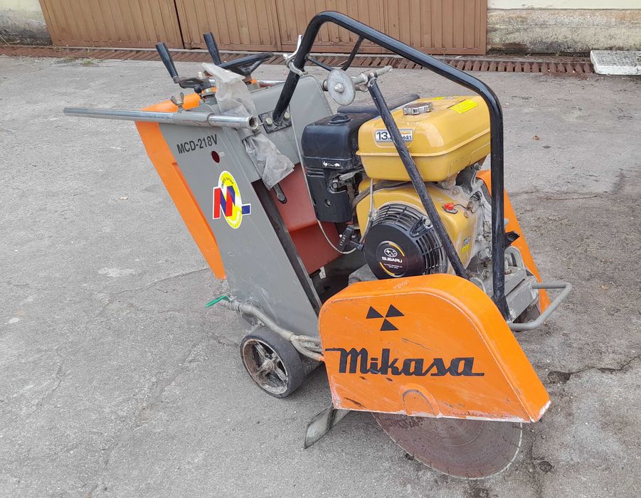 Cortadora de asfalto Mikasa MCD-218V usado
