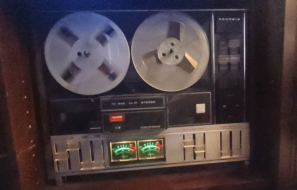 Grundig TK 845 szpulowy do Twojego pokoju odsłuchowego.