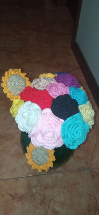Rosas em renda feito a mão