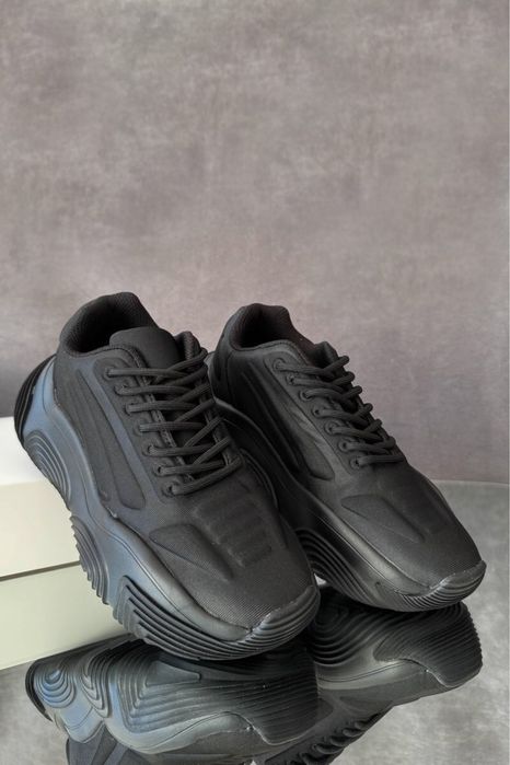 Кросівки жіночі, колір чорний