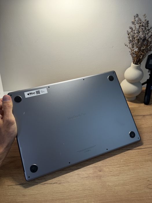 MacBook Pro 16 M1 MAX 32-Core GPU 32GB 512GB 91%
