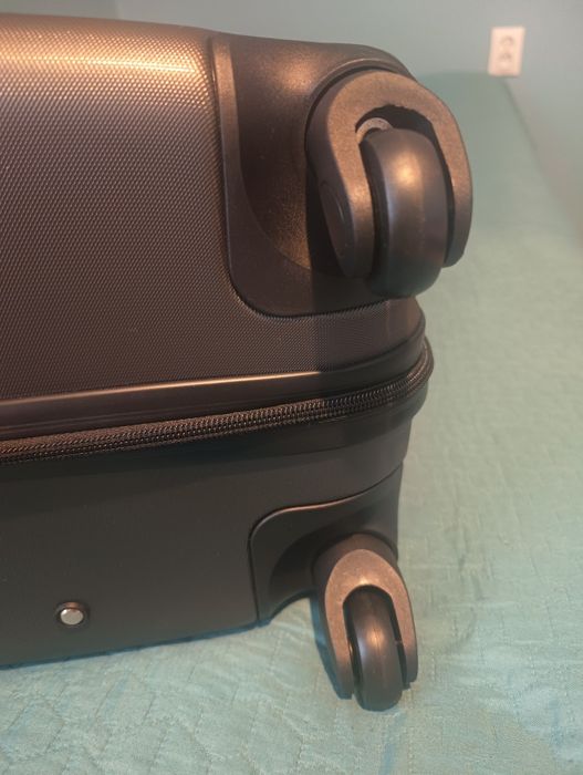 Nowa walizka Lasocki