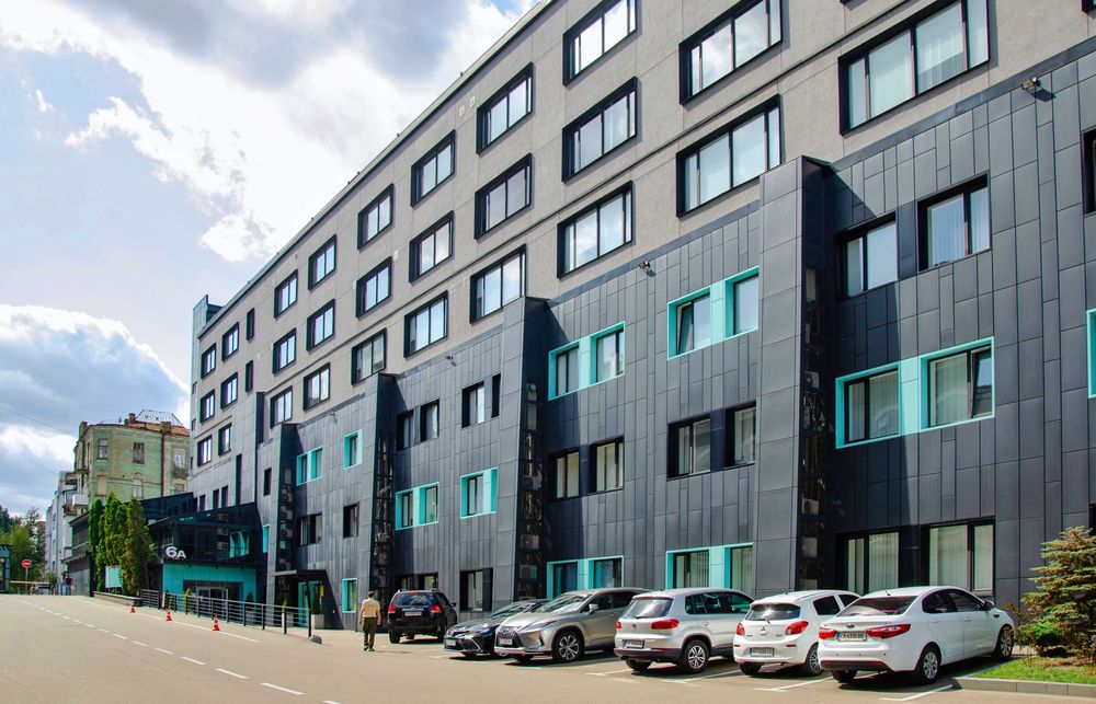 Оренда офісу 363 м² у БЦ  «Ділове містечко», вул. Пимоненка, 13