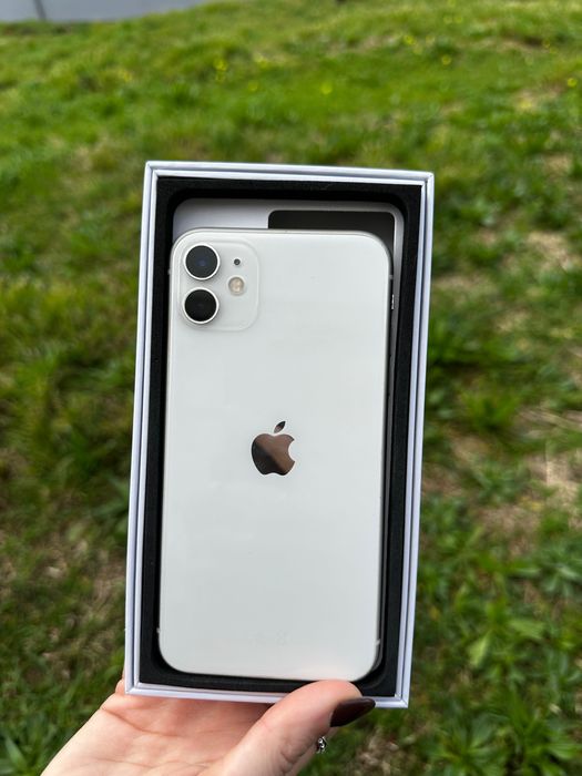 IPhone 11 128gb como novo com 5 capas negociável