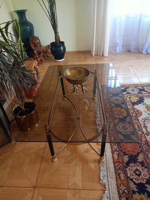 Красивий столик метал і скло