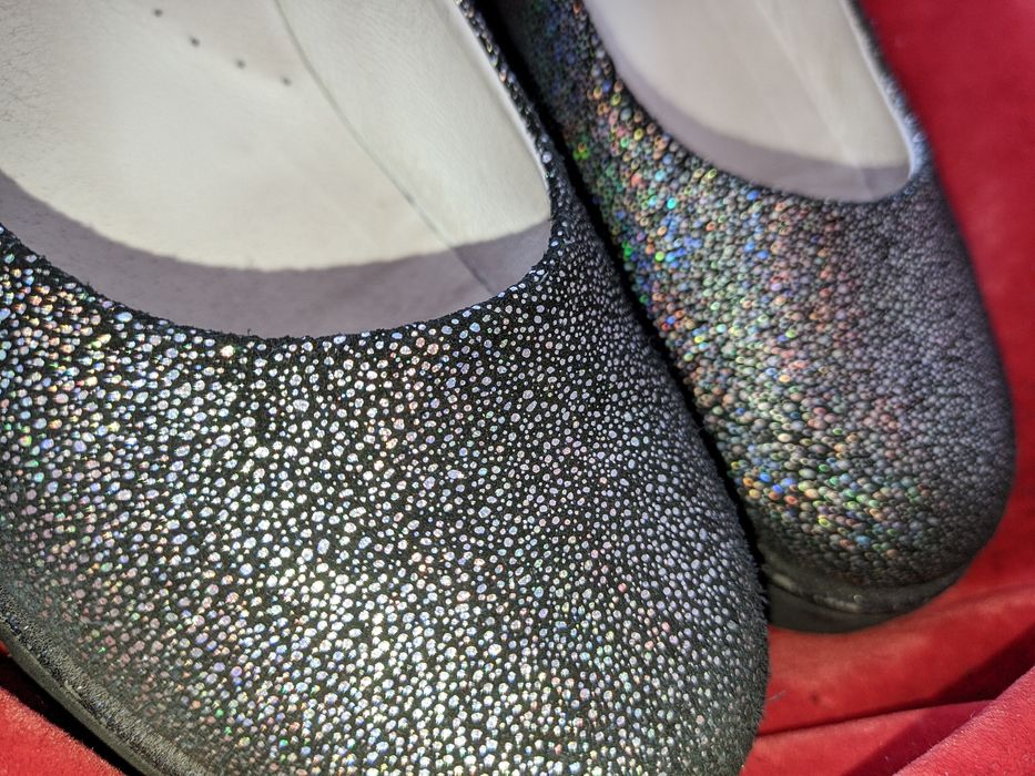 Почти новые Туфли BARTEK 35р., кожаные с сверкающим переливом