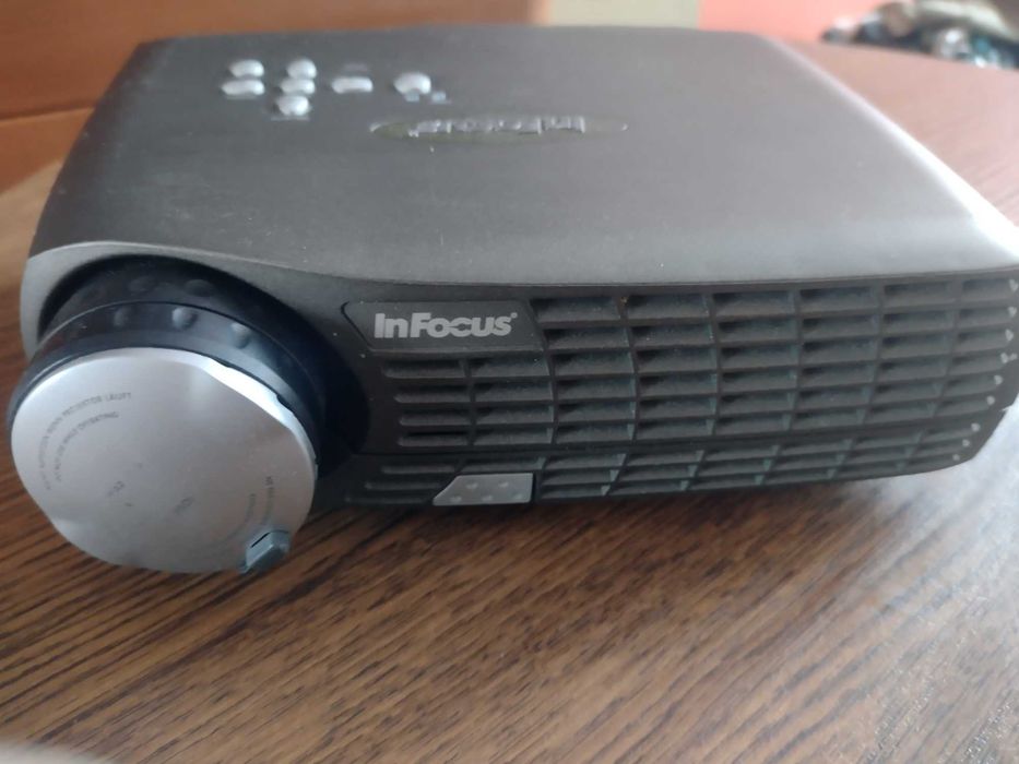 Projektor InFokus model LP70+