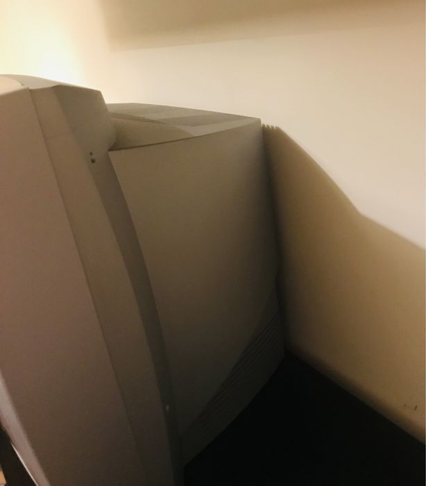 Televisão de 27 polegadas